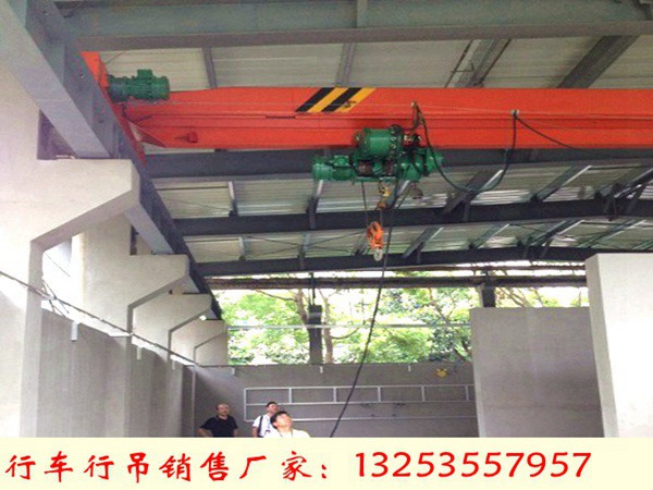 山东青岛行车行吊销售厂家10吨桥式起重机价钱