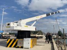 岸边固定式克令吊