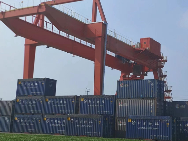 广东湛江轨道式集装箱起重机厂家设备工作效率高