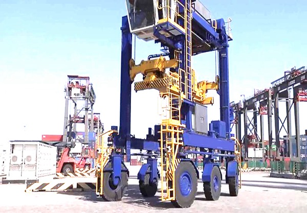 福建福州跨运车的行走系统有什么特点